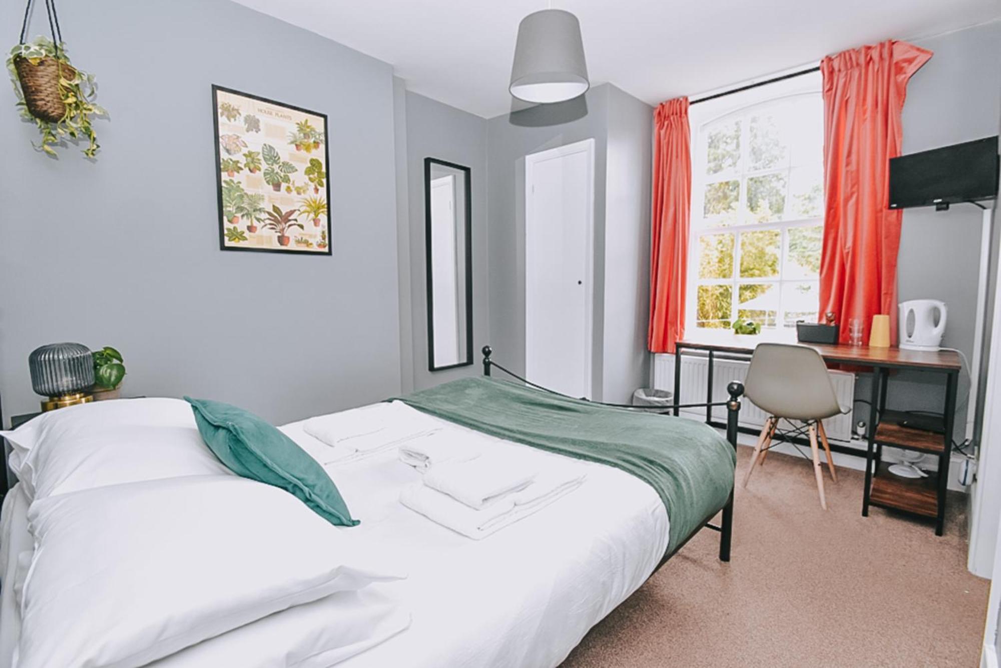 The Town Arms Hotel Wallingford Room photo